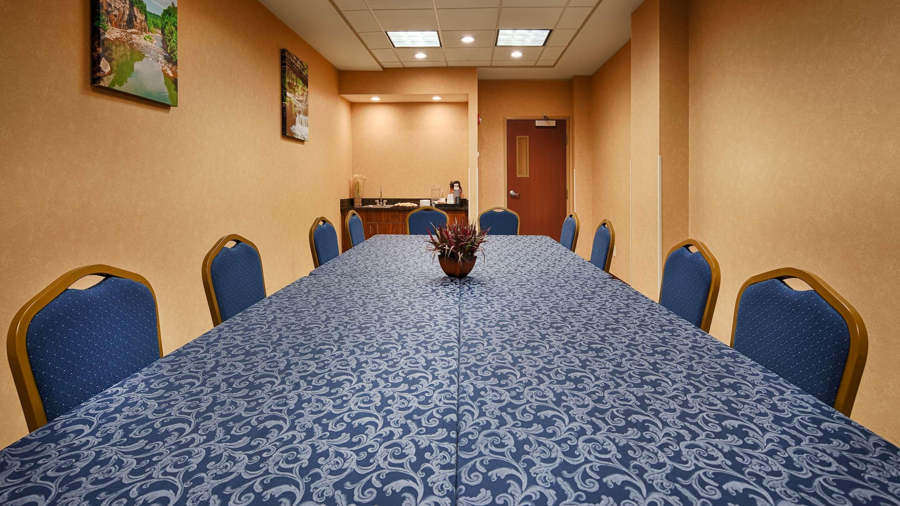Best Western Plus Victor Inn & Suites Εξωτερικό φωτογραφία