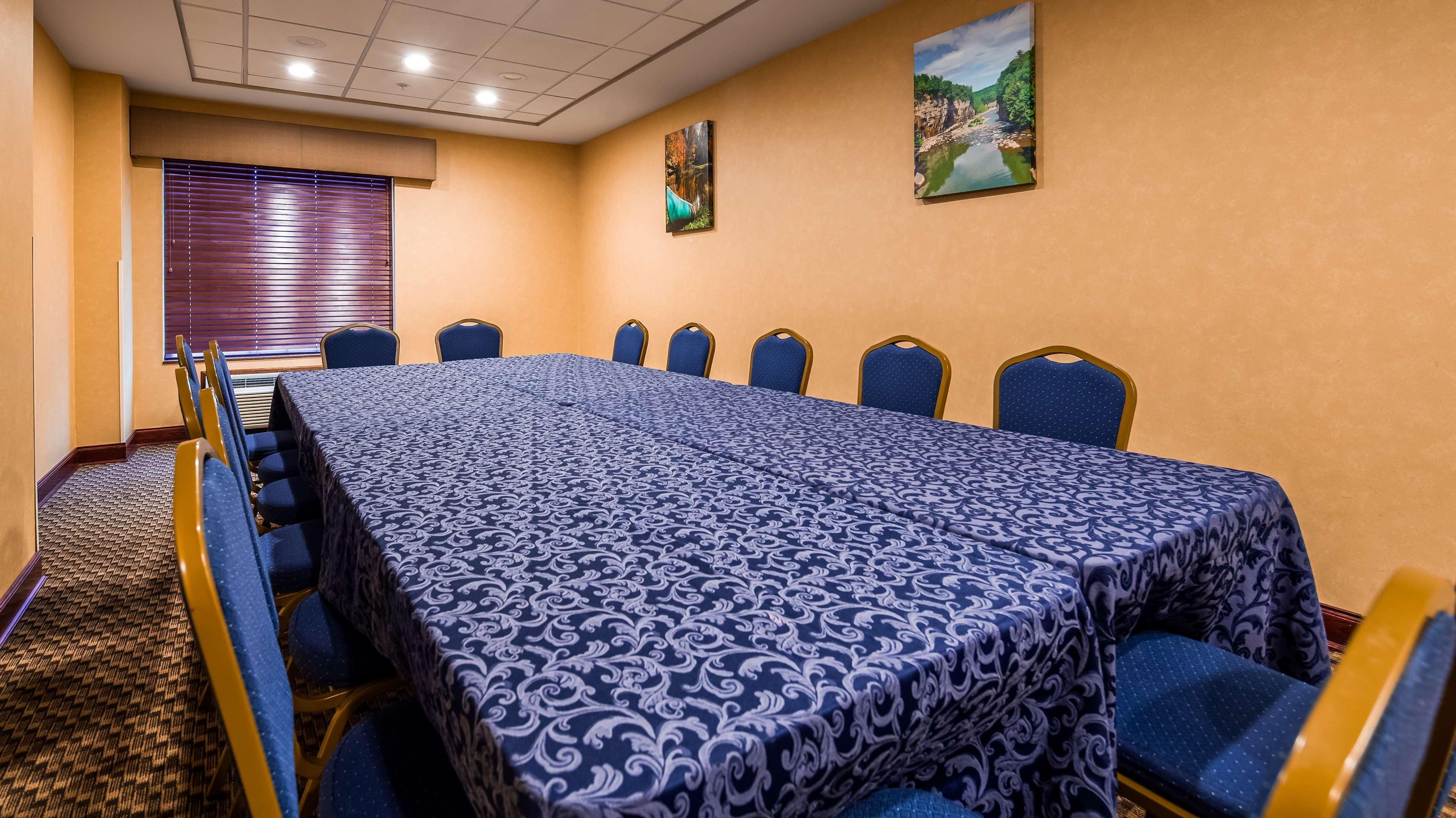 Best Western Plus Victor Inn & Suites Εξωτερικό φωτογραφία